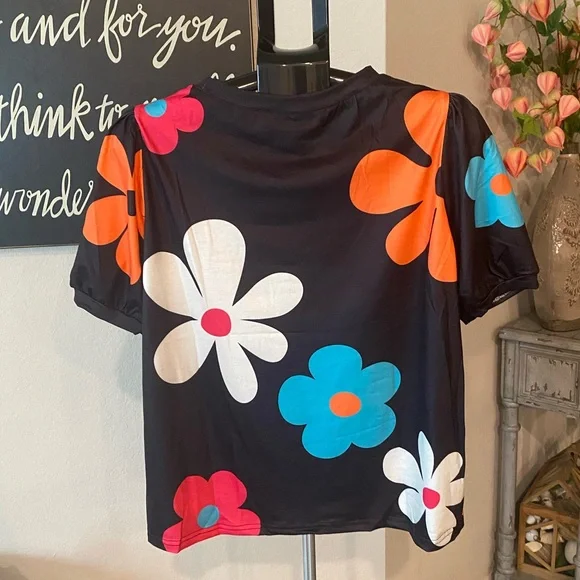 Retro Floral Print T-Shirt New in Packaging - Picture 2 of 9